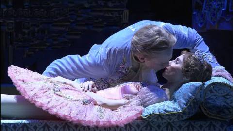 Поцелуй, побеждающий зло...