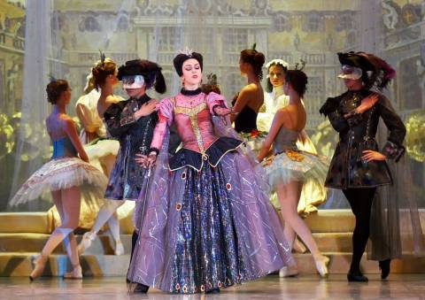 Злая Карабос изрекает проклятье...