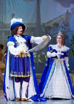 Чтобы избежать несчастья, король издает указ...