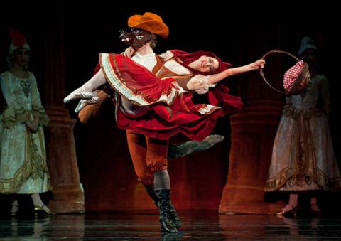 История Волка и Красной Шапочки...