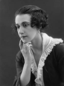 Тамара Платоновна Карсавина (1885-1978), русская балерина (фото 1920 года)