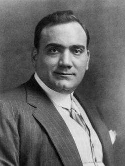 Энрико Карузо (1873-1921), итальянский оперный певец (фото 1810 года)