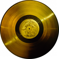 12-дюймовая грампластинка, представляющая собой позолоченный медный диск, содержащий звуки и изображения, отражающие разнообразие жизни и культуры на Земле